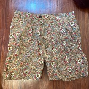 H&M Mens paisley print shorts